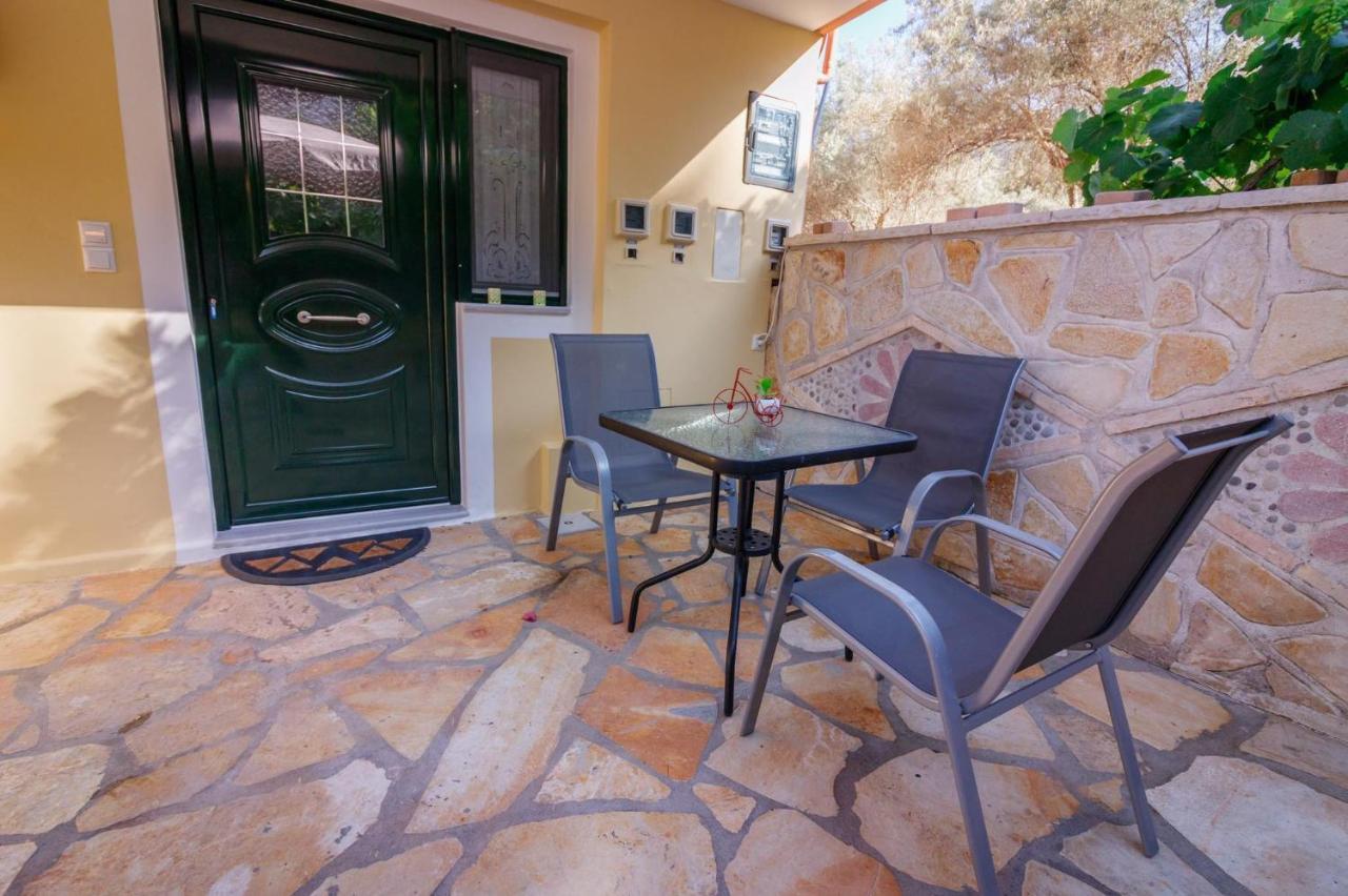 Cleopatra Rooms Nikiana Exterior foto